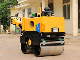 關于小型壓路機應掌握好哪些操作技能呢？